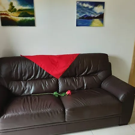 アパート Spacious 5 Minutes' Walk From The Beach.