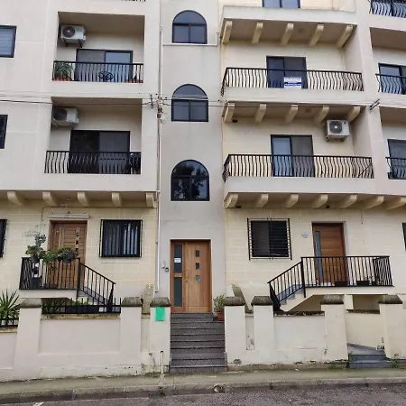 アパート Spacious 5 Minutes' Walk From The Beach.