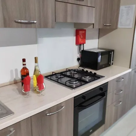 Spacious 5 Minutes' Walk From The Beach. 马尔萨斯卡拉