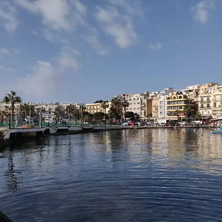 公寓 Spacious 5 Minutes' Walk From The Beach.