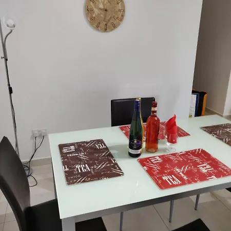 Spacious 5 Minutes' Walk From The Beach.
